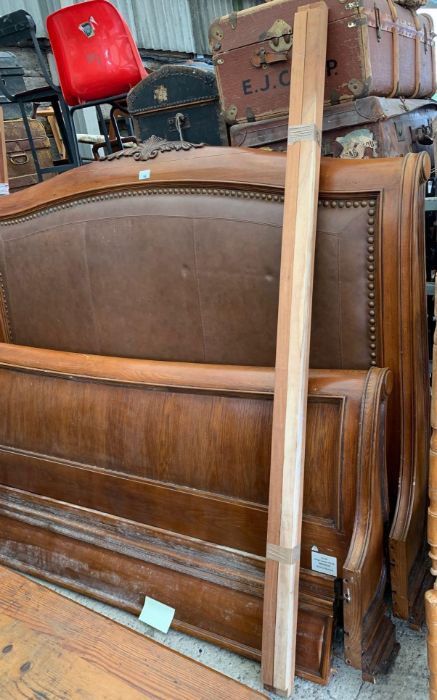 Oak and leather sleigh bed, headboard and footboar - Image 6 of 6