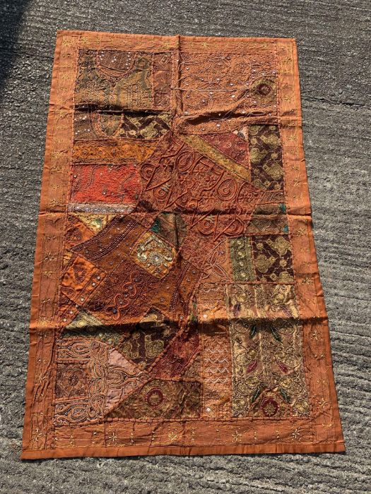 A 20th century handmade wall hanging/throw, with a - Image 7 of 12