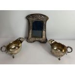 A pair of late Victorian silver sauceboats, by Dav