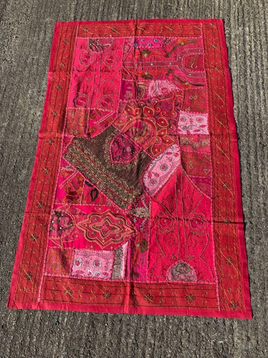 A 20th century handmade wall hanging/throw, with a - Image 6 of 12