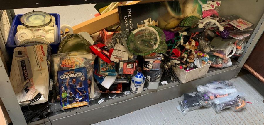 Large quantity of Star Wars toys & other toys