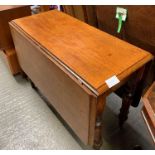 Victorian mahogany drop leaf table