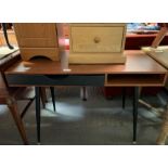 Modern desk on hairpin legs