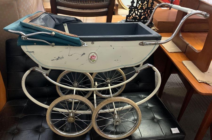 Vintage Silver Cross dolls pram