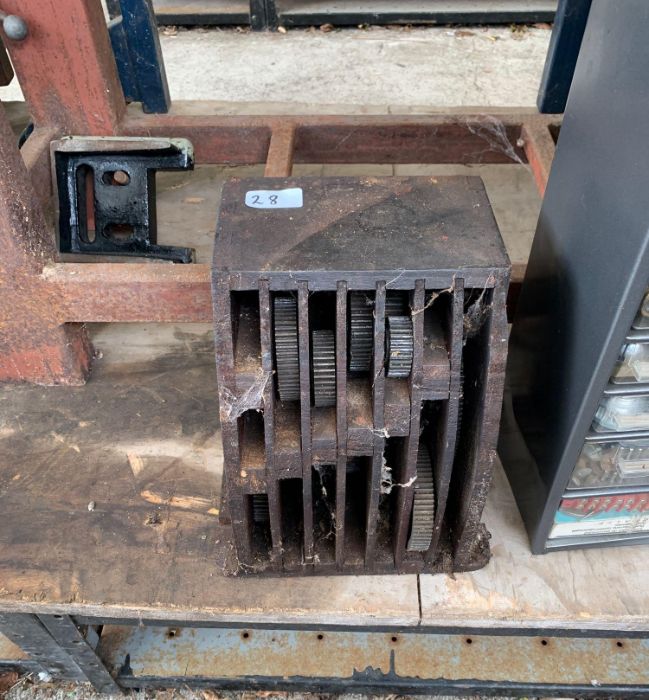 Lathe along with a metal stand and cogs - Image 3 of 6