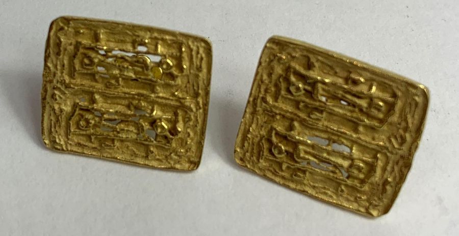 A pair of 9 carat gold stone set square panel ear - Image 3 of 4