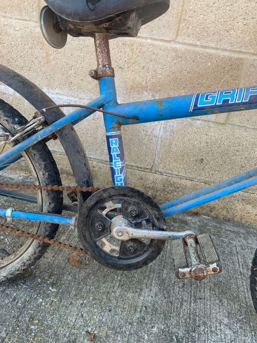 A vintage 1970's blue Raleigh Grifter - Image 2 of 9