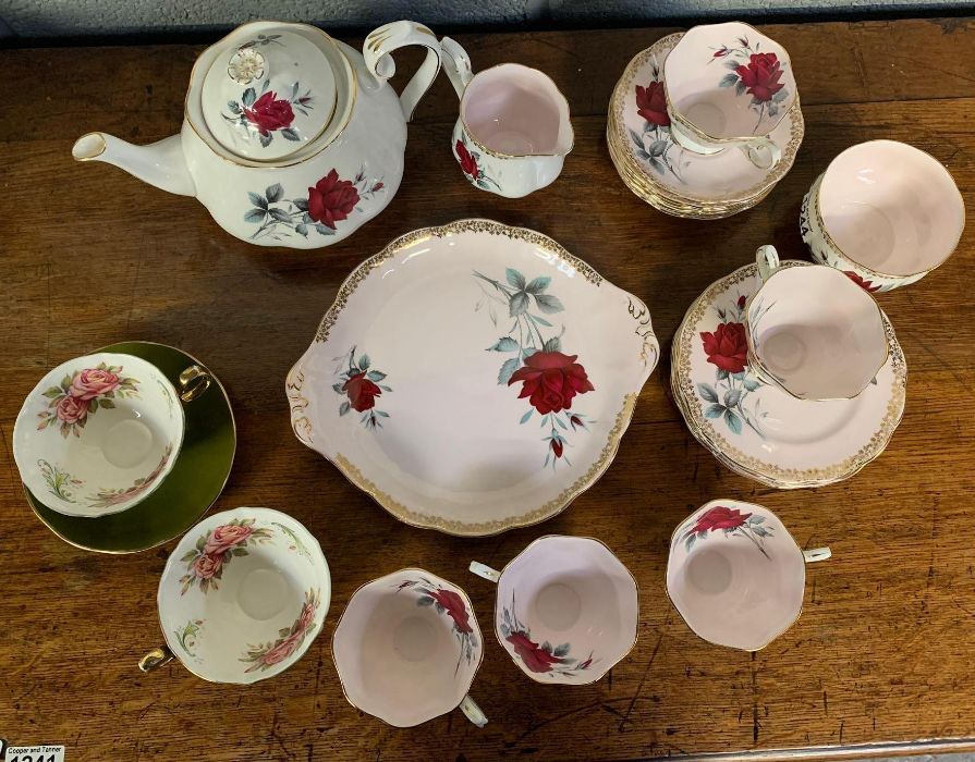 A collection of Royal Albert "Sweet Romance " tea - Image 6 of 7