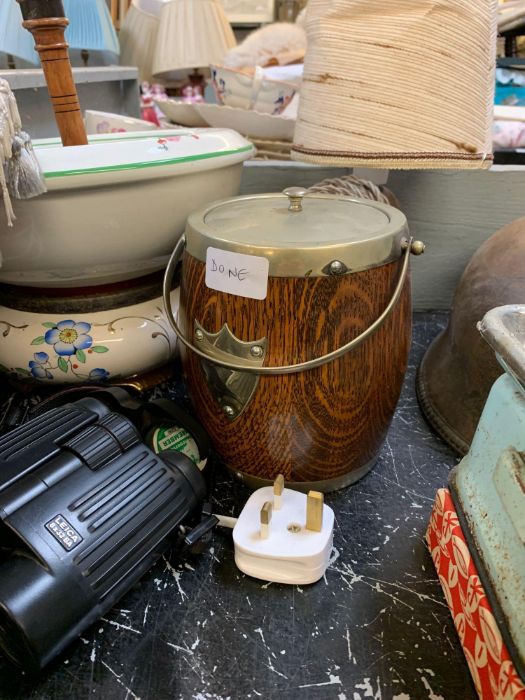 Collectables to include teak desk lamp, oak barrel - Image 3 of 4