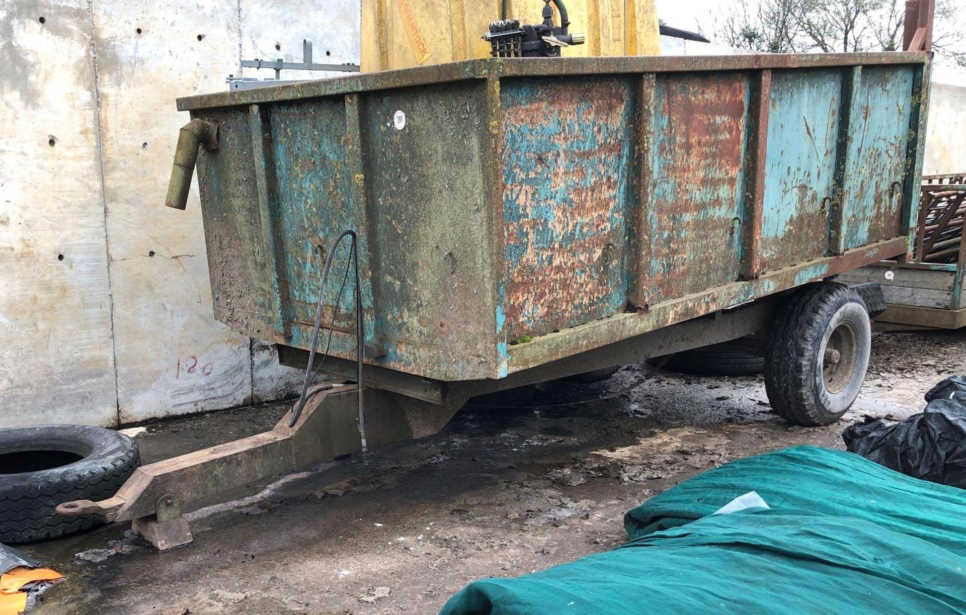 Single Axle (old) Grain Trailer (contents not included)