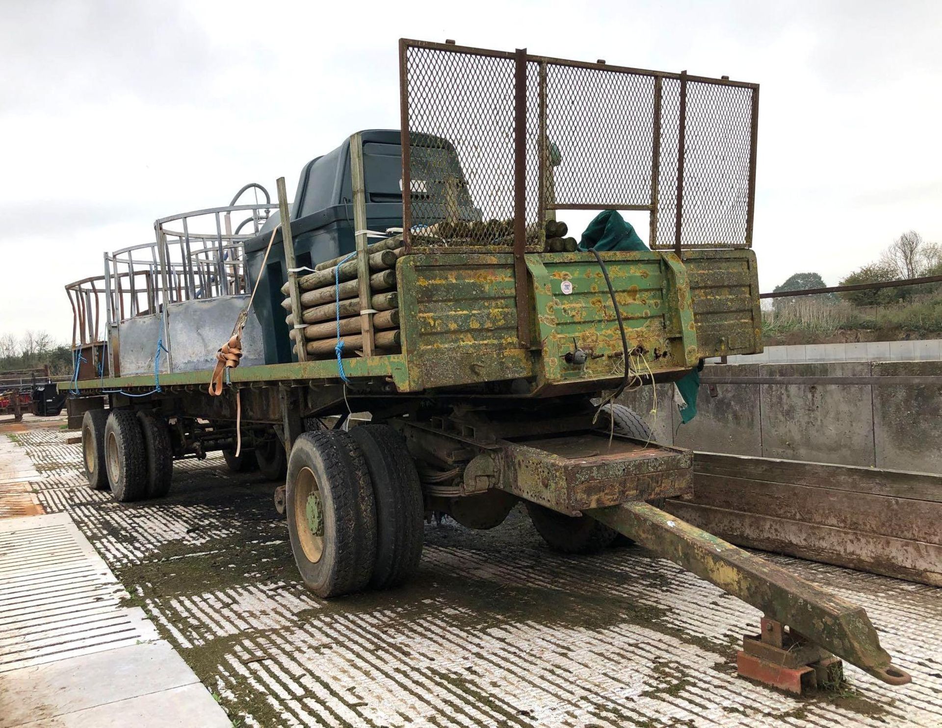 32ft Articulated Trailer c/w Lights & Bogy (needs new bed)(contents not included)