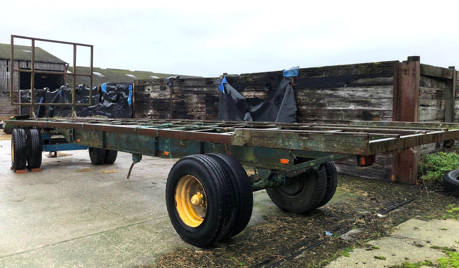 32ft Articulated Bale Trailer - Image 2 of 2