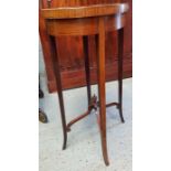 An Victorian inlaid oval side table, on out stretc