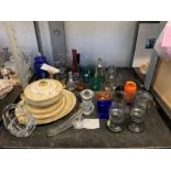 Shelf of glass items to include a Davum dish, Orro