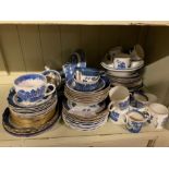 Small collection of blue and white china to includ