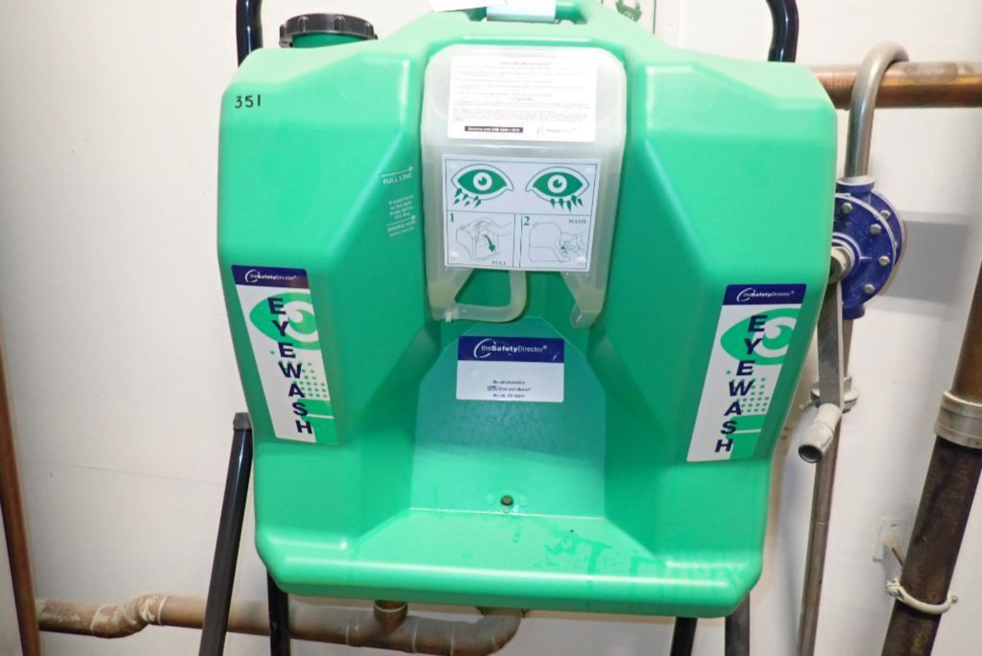 Portable emergency eyewash station - Image 3 of 6