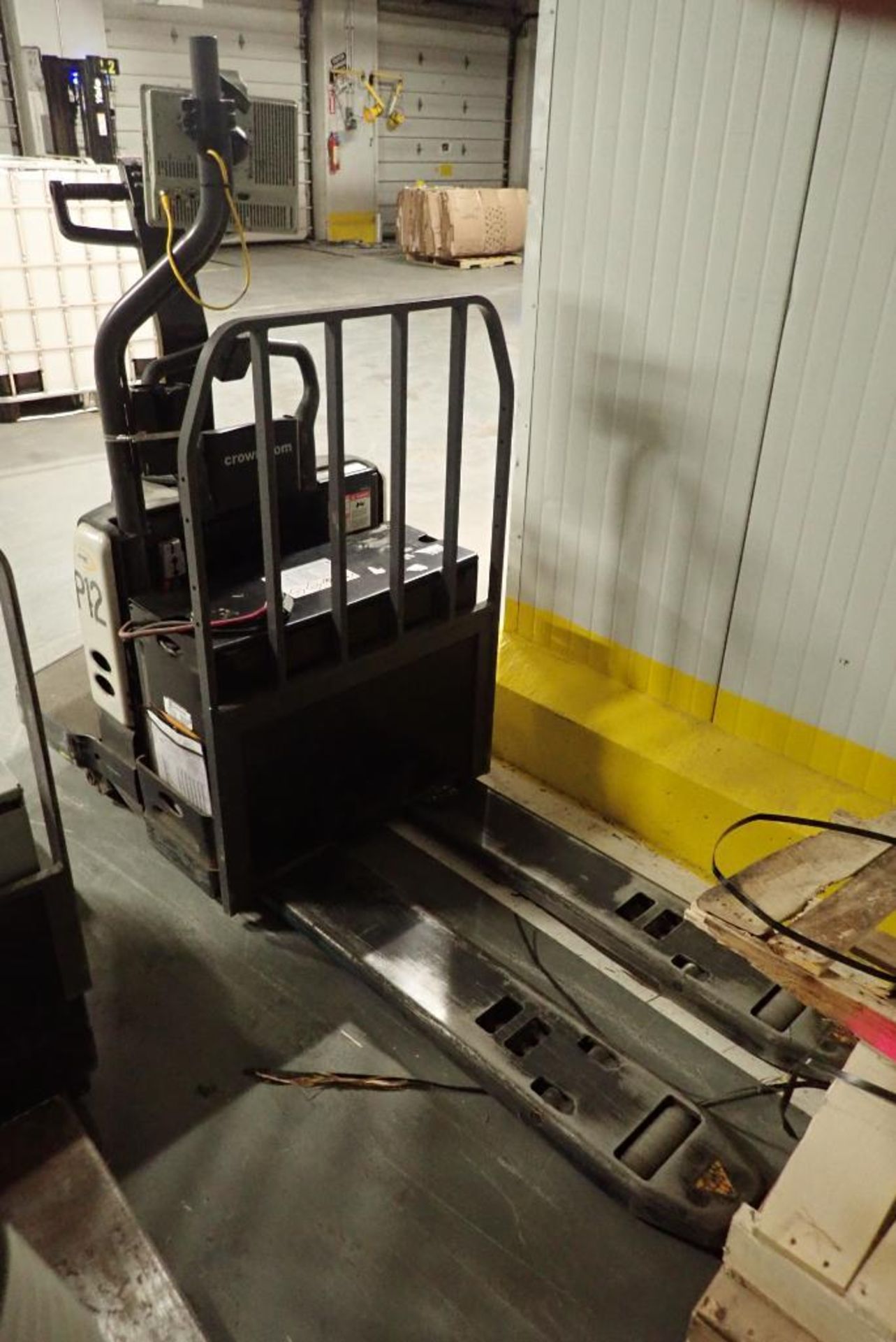 Crown stand on electric pallet jack - Image 2 of 12