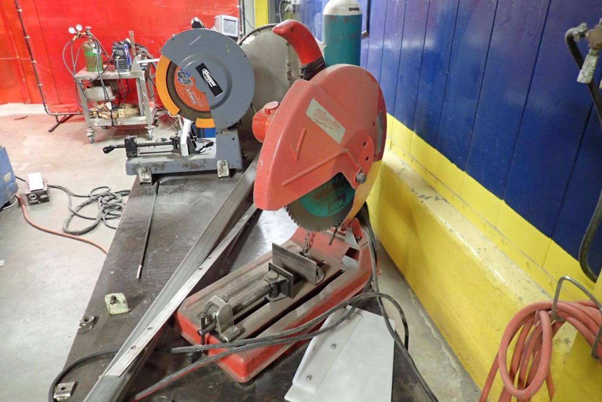 Milwaukee 14 in. abrasive cut-off machine - Bild 2 aus 14