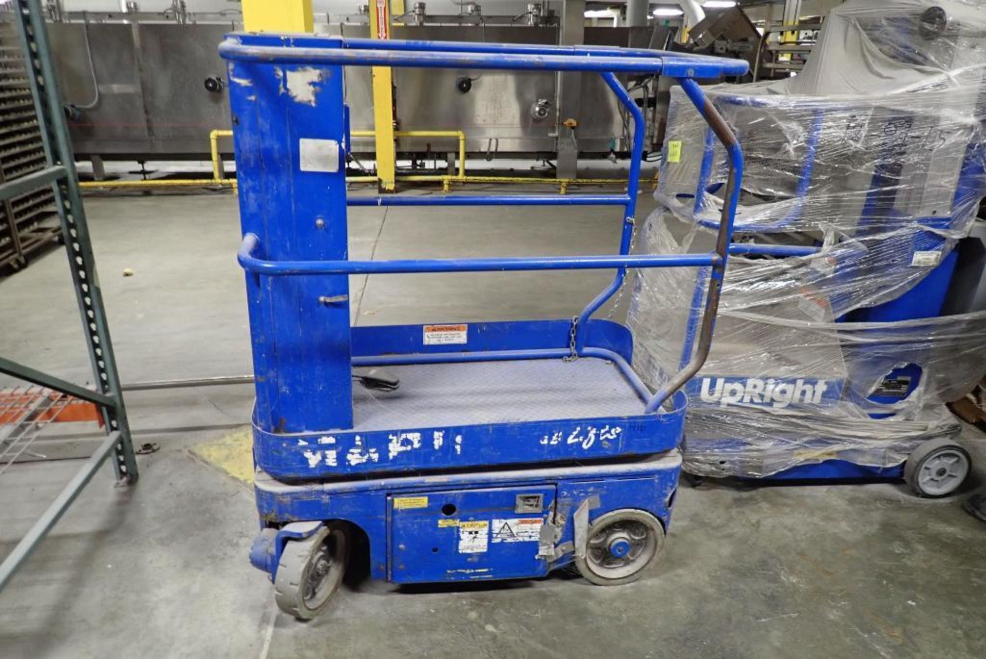 Upright Inc scissor lift - Image 2 of 17