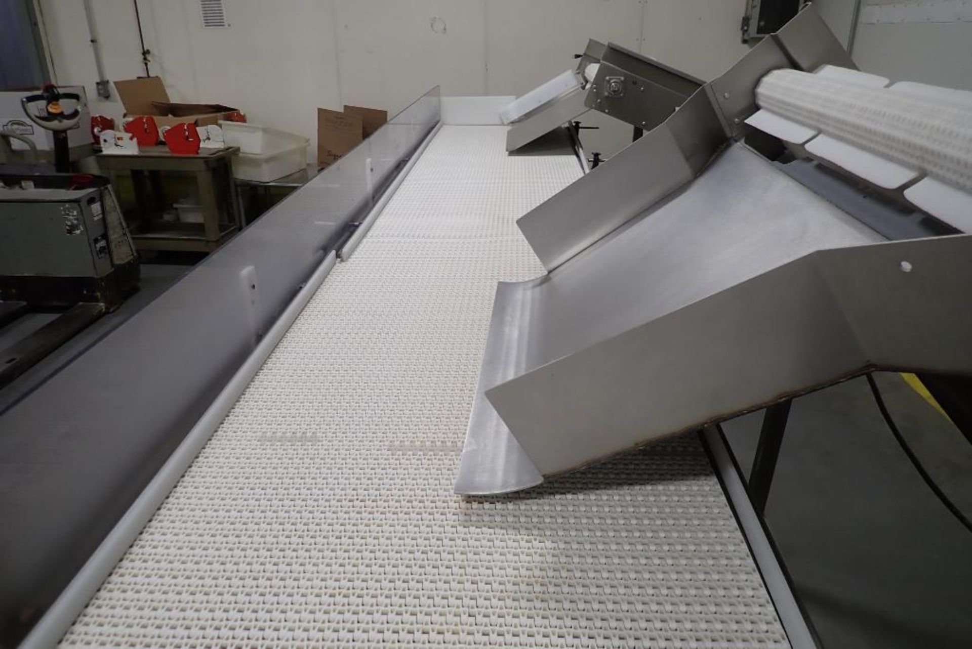 Wrabacon plastic interlock belt conveyor - Image 13 of 14