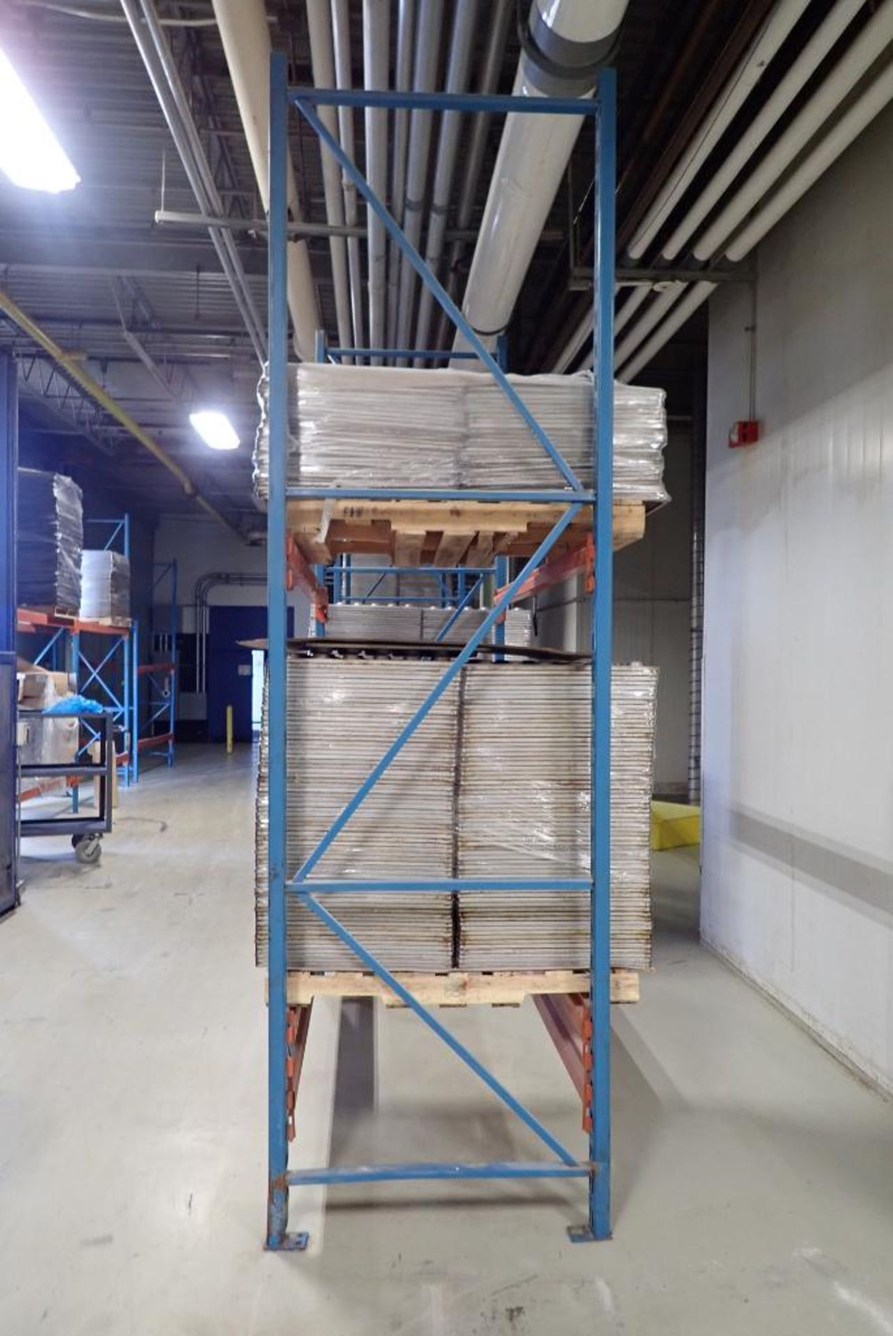 Blue pallet racking - Image 13 of 14