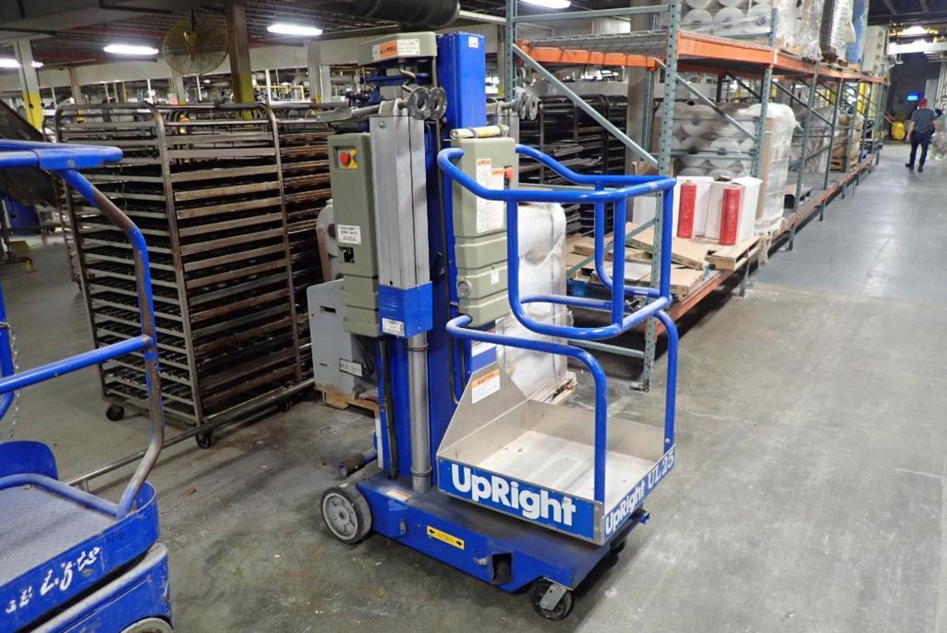 Upright Inc portable manlift