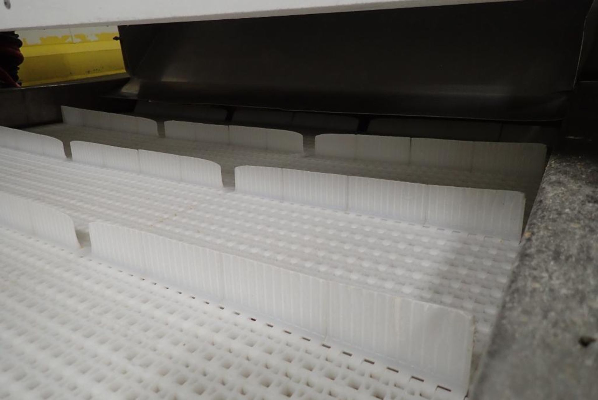 SS incline cleated plastic belt conveyor - Image 5 of 13