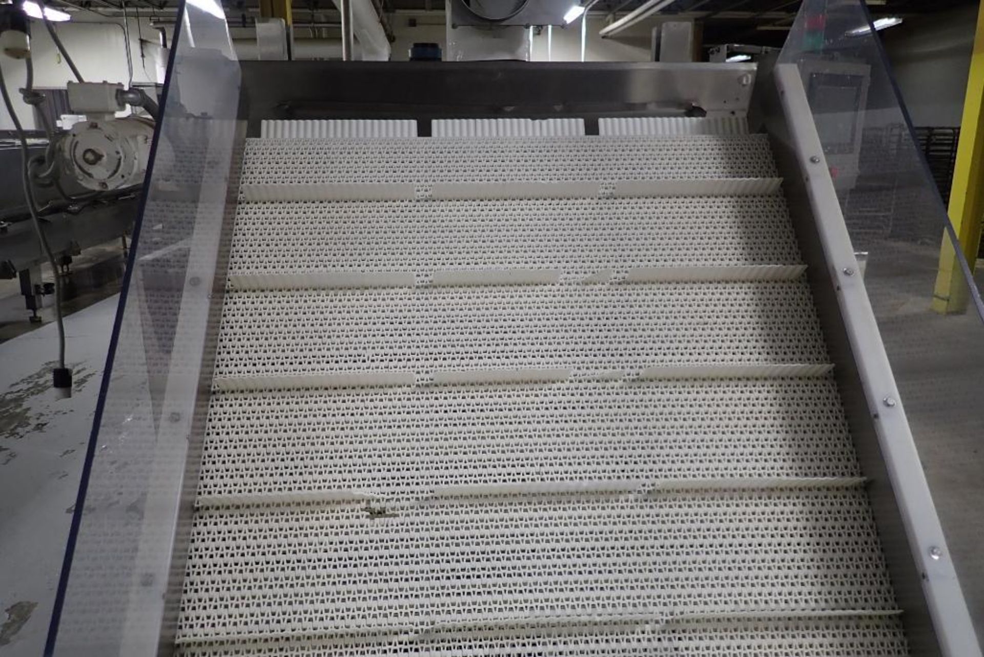 Kleenline incline cleated belt conveyor - Image 6 of 10
