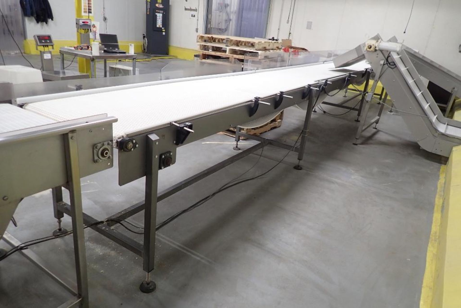 Wrabacon plastic interlock belt conveyor - Image 2 of 14