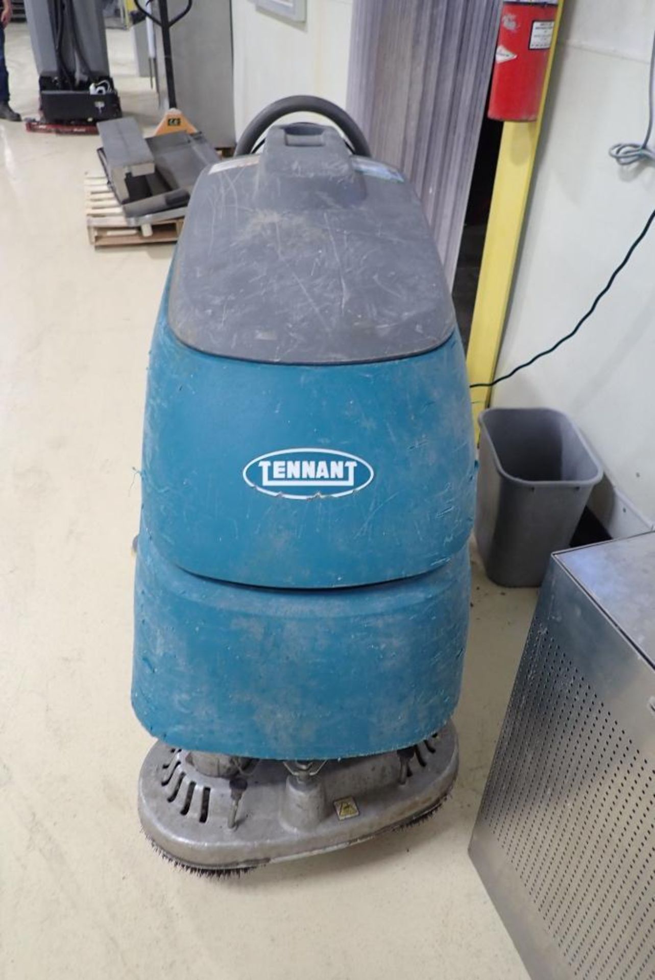 Tennant T5 walk behind floor scrubber - Image 3 of 15