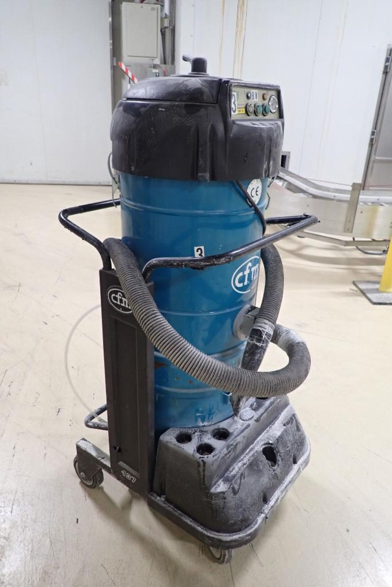 Nilfisk Advance portable commercial vacuum - Image 4 of 6