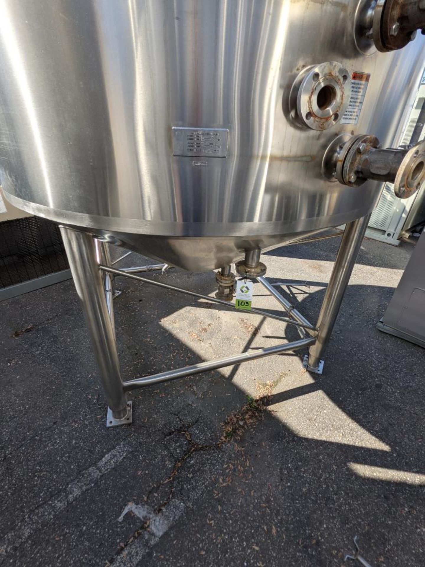 APV 1500 gallon SS Jacketed Tank with top agitation and side sweep - Image 9 of 42