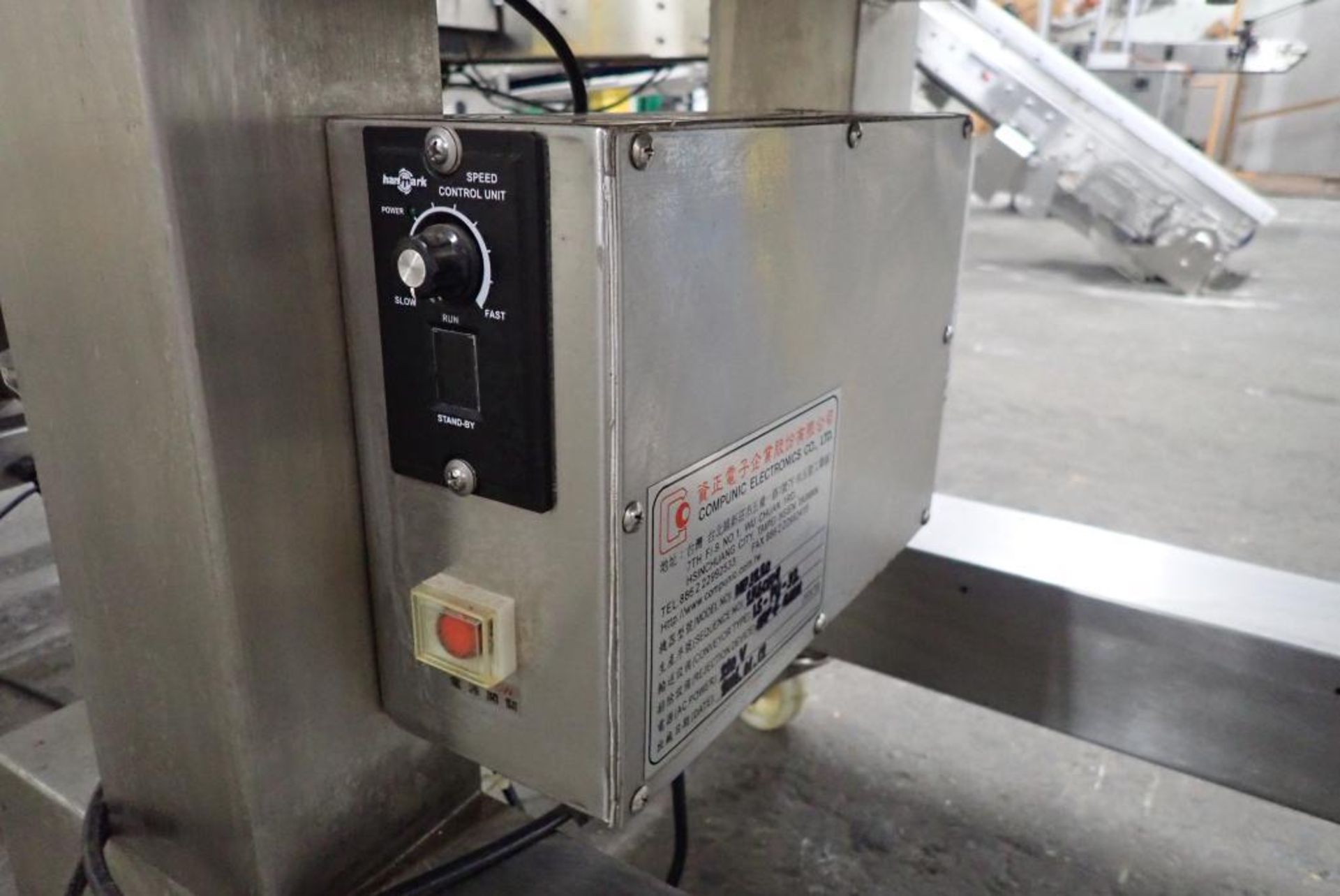 Metal detector with belt conveyor - Image 10 of 14