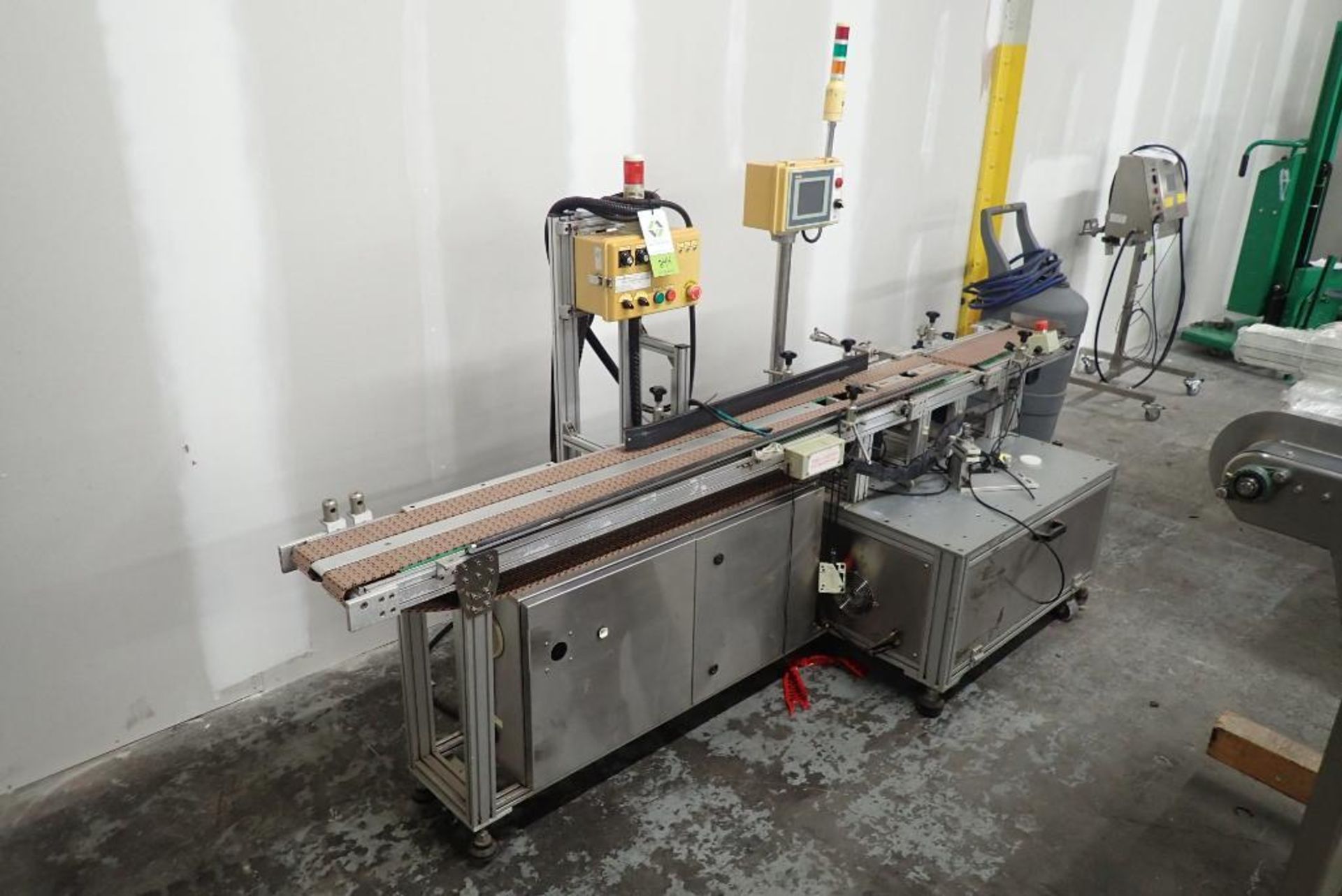 Timing conveyor for lots 226 and 242 and tape sealer - Image 3 of 17