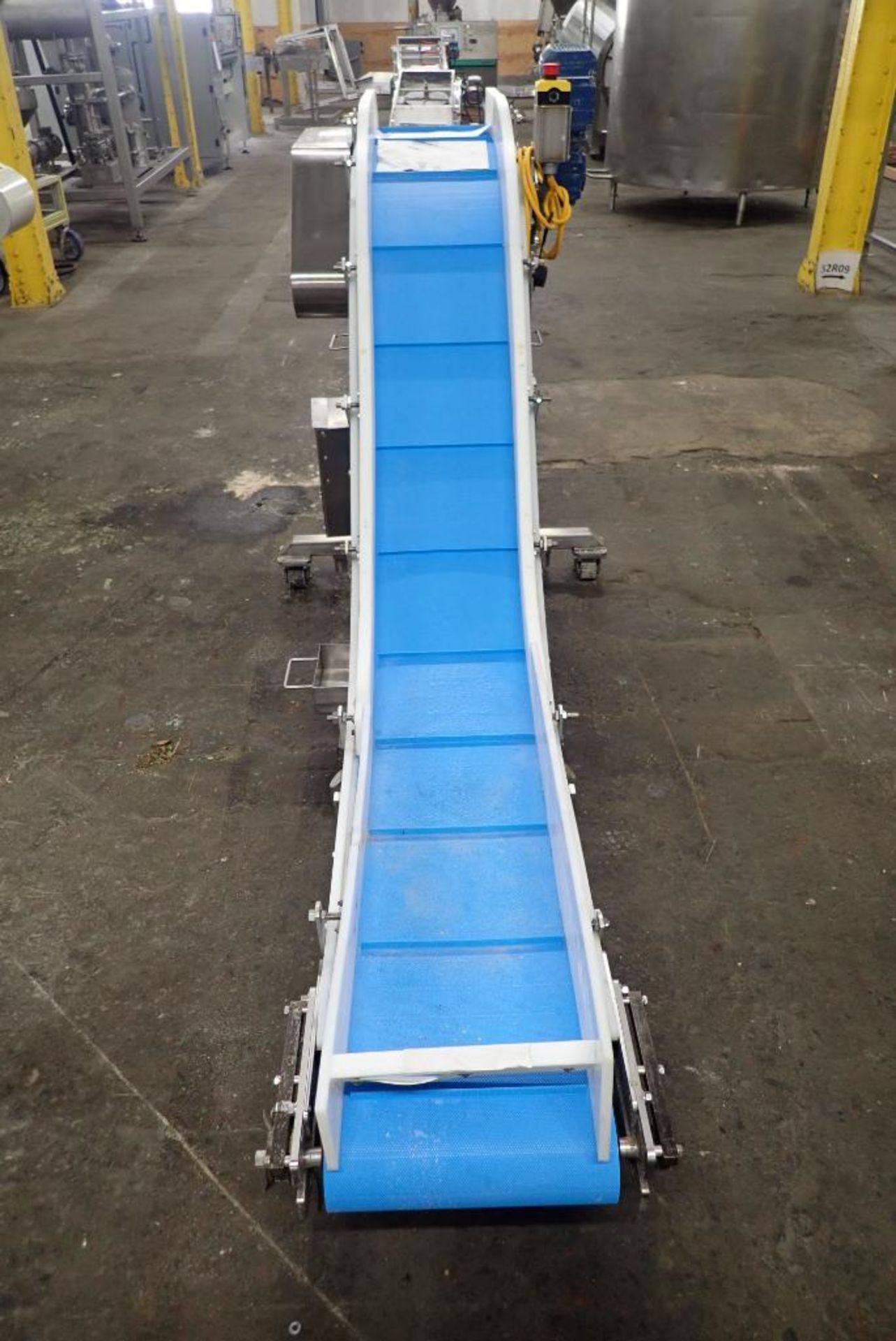 ENR incline z-conveyor - Image 4 of 19