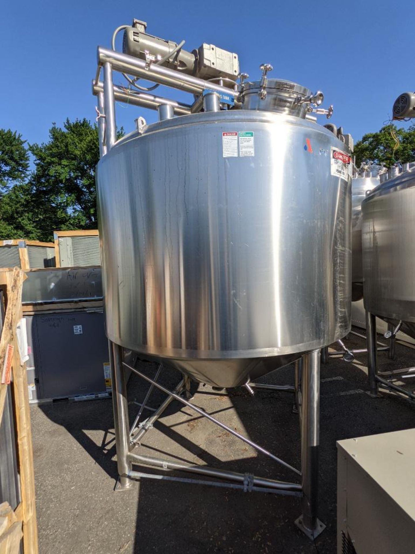 APV 1500 gallon SS Jacketed Tank with top agitation and side sweep - Image 3 of 42