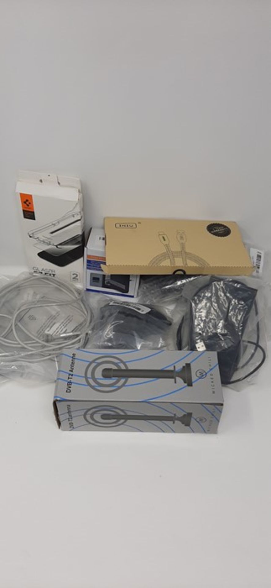 COMBINED RRP £78.00 LOT TO CONTAIN 9 ASSORTED Tech Products: Mercury, Wicked, UMEI, Surface, Se