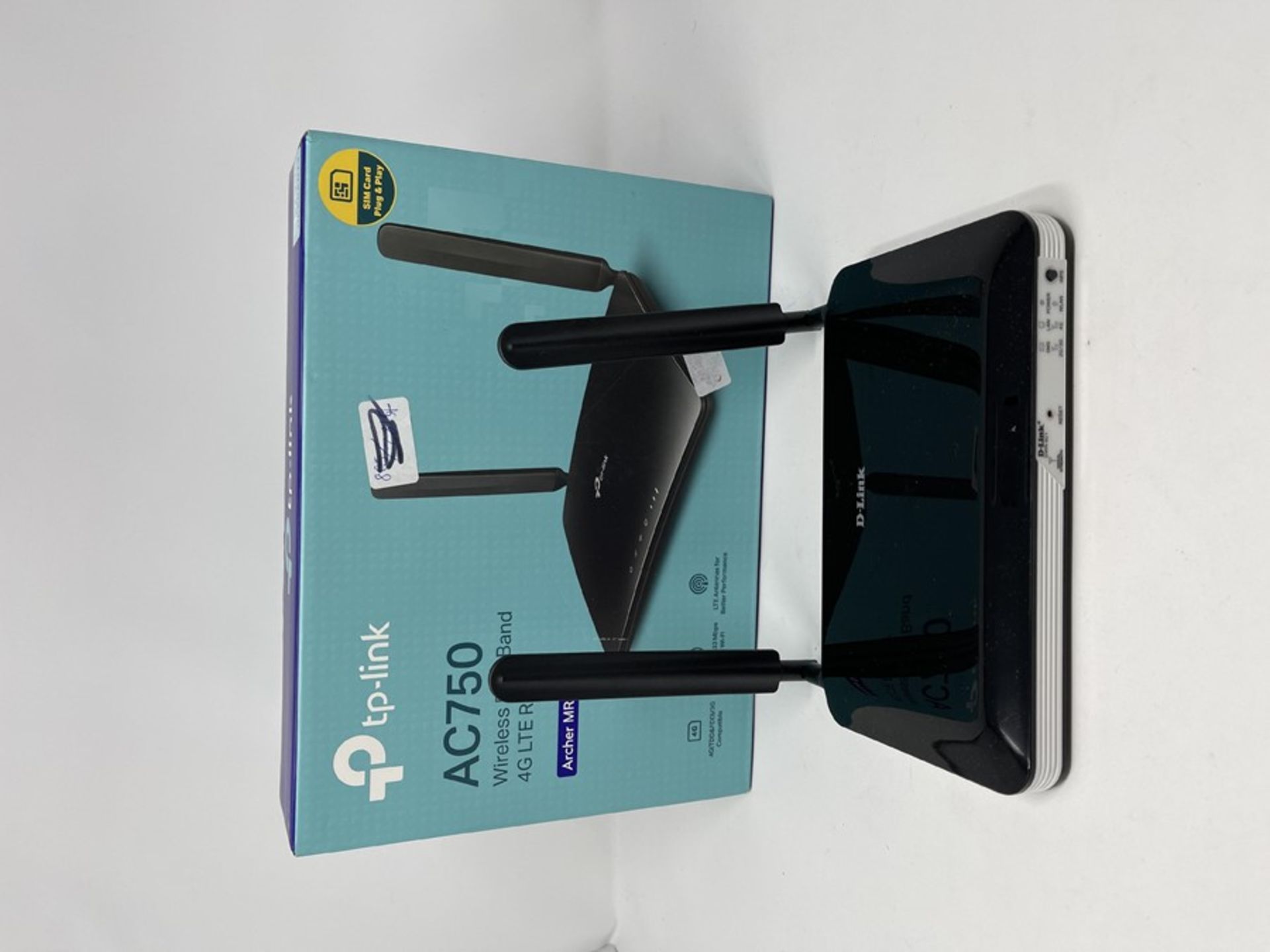 RRP £99.00 TP LINK AC750 WIRELESS DUAL BAND 4G LTE - Image 2 of 2