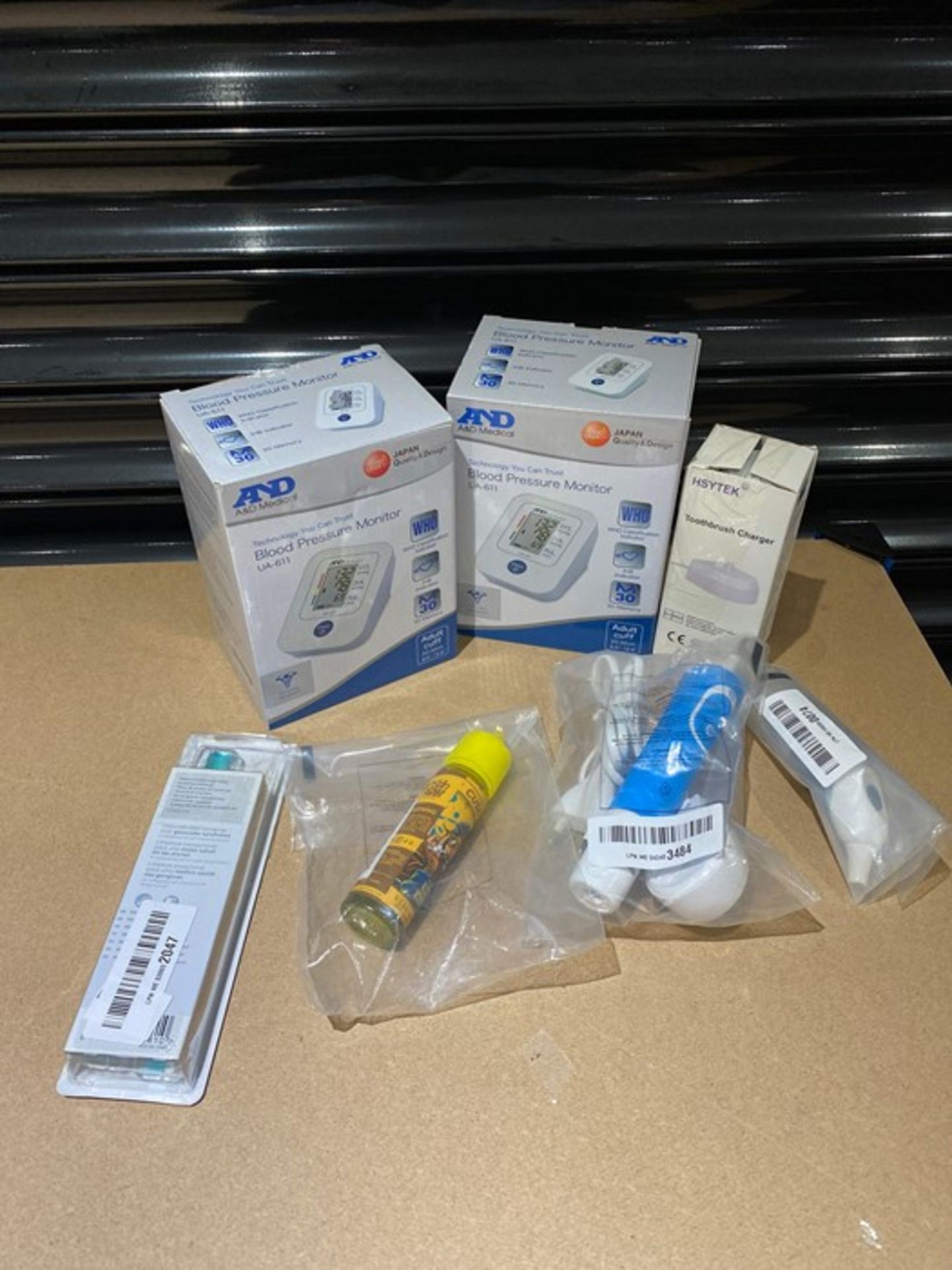 COMBINED RRP £120.00 LOT TO CONTAIN 7 ASSORTED Personal Care Appliances: Oral-B, HSYTEK, Philip