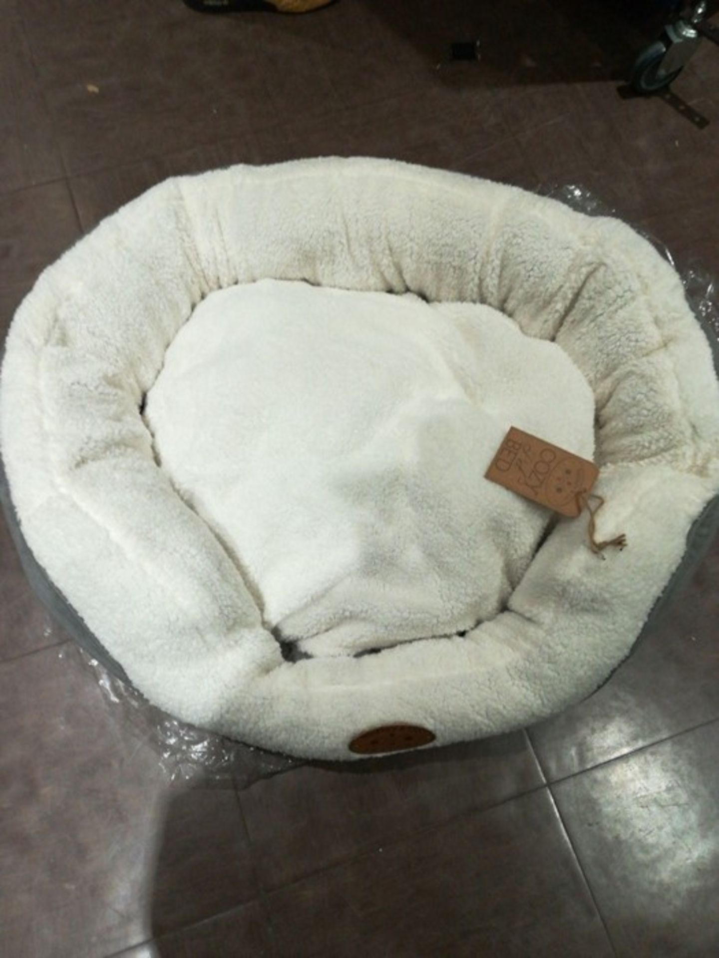 Banbury & Co Luxury Cosy Cat/Dog Bed, Medium - Image 2 of 2