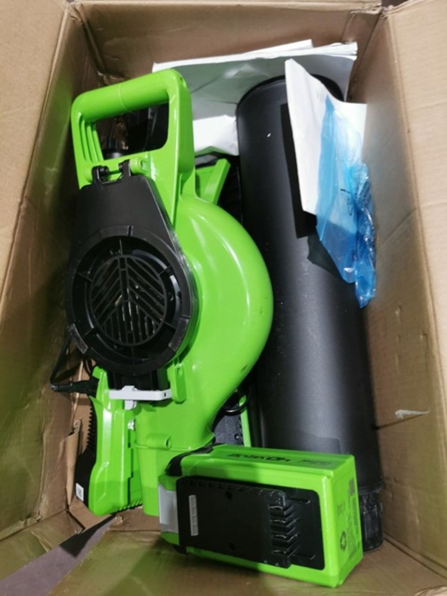 RRP £210.00 Greenworks Cordless Vacuum Cleaner and Leaf Blow - Image 2 of 2