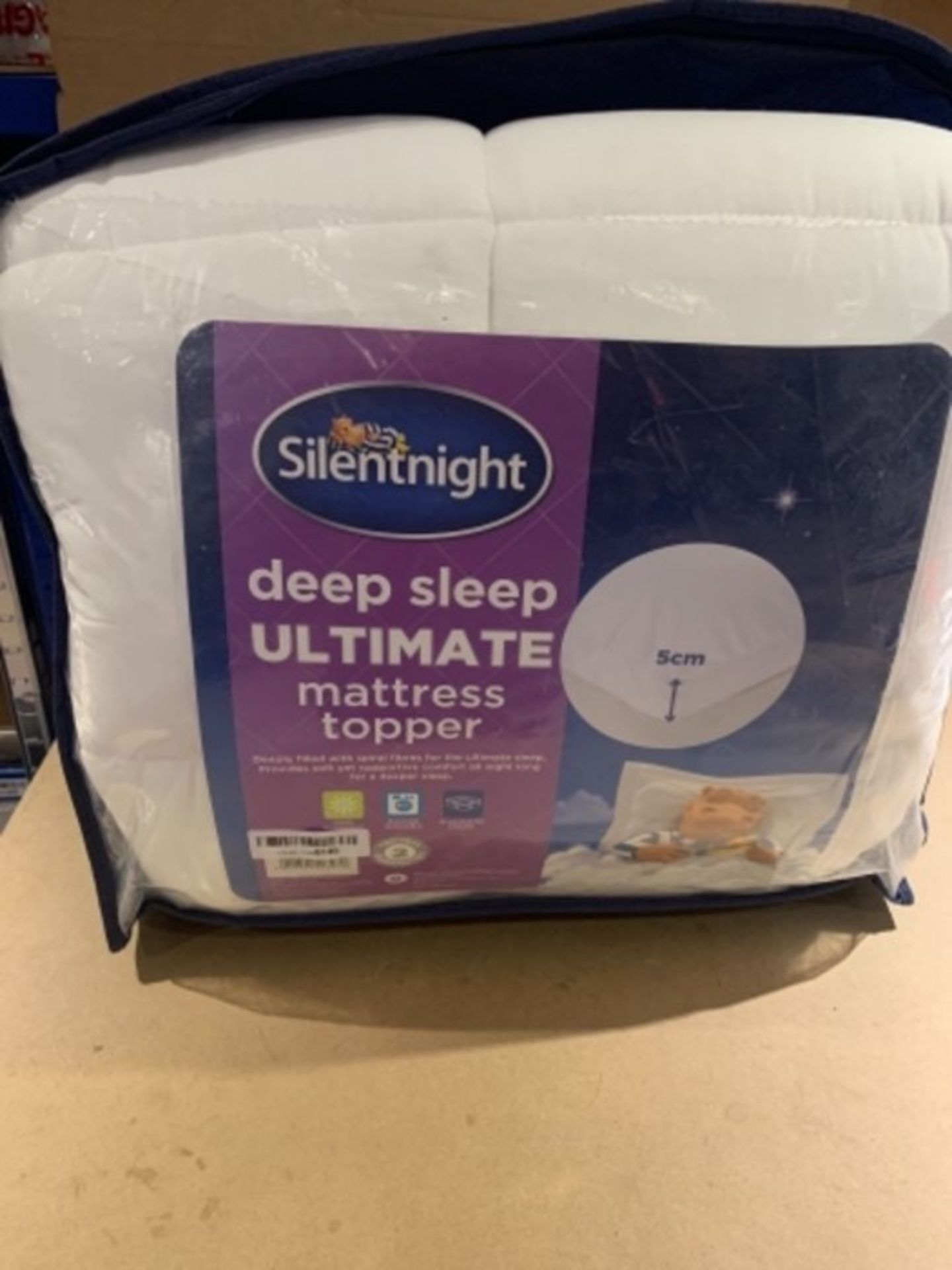 RRP £59.00 Silentnight Ultimate Deep Sleep Topper, White, D - Image 2 of 2