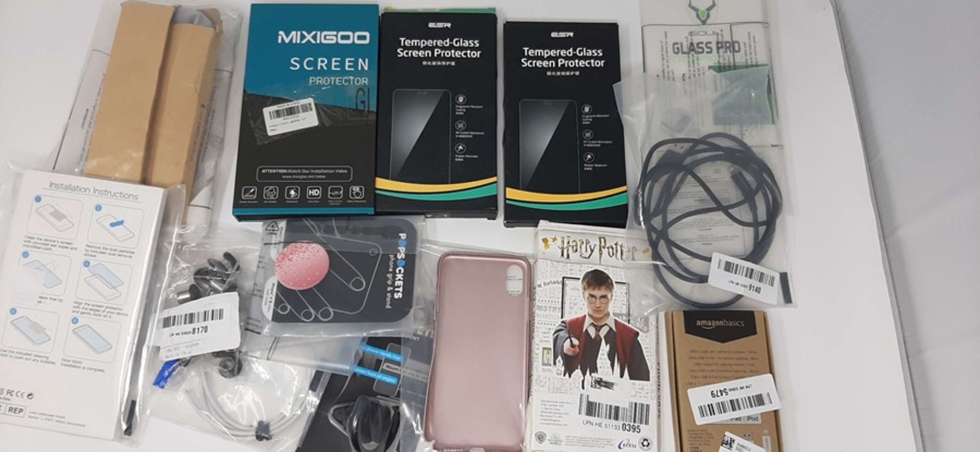 COMBINED RRP £98.00 LOT TO CONTAIN 14 ASSORTED Tech Products: INIU, AmazonBasics, PopSockets, K