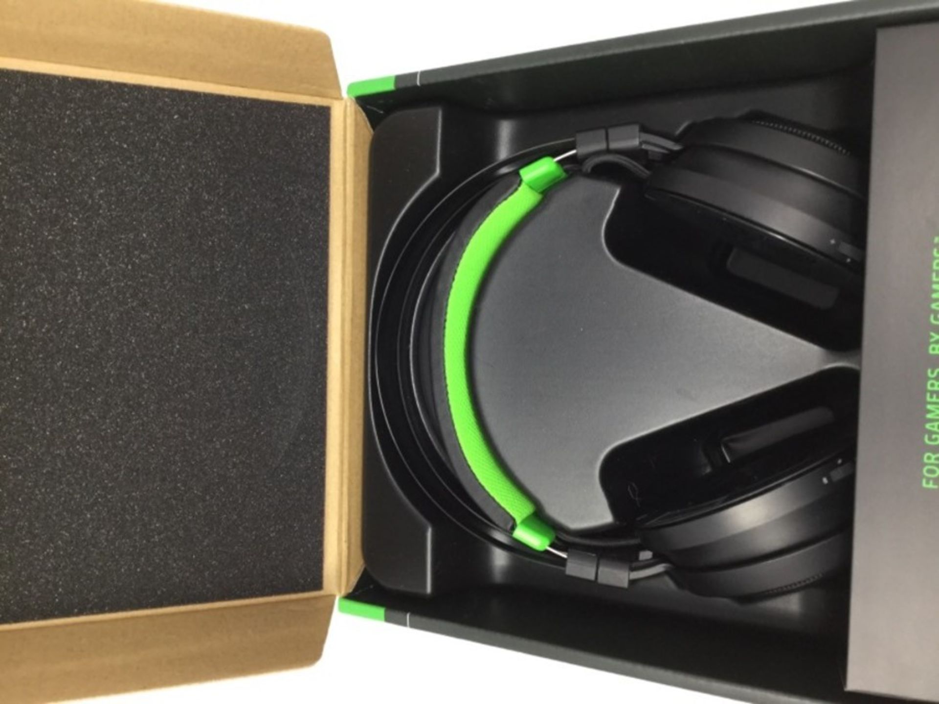 RRP £199.00 Razer Nari Ultimate for Xbox One - Wireless Gaming HyperSense Headphones for Xbox One - Image 2 of 2