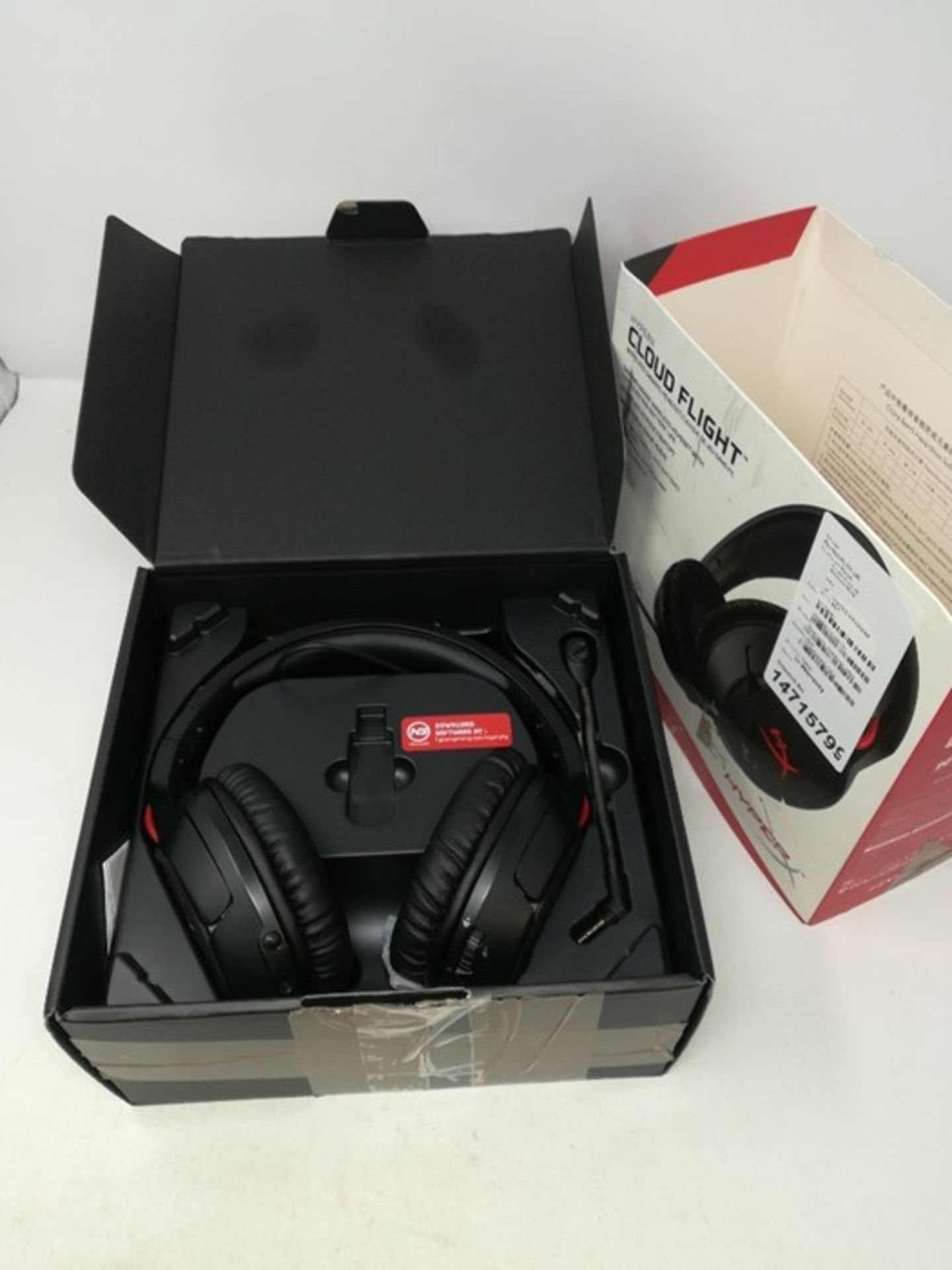 RRP £111.00 HyperX HX-HSCF-BK/EM Cloud Flight Wireless Gaming Headset for PC/PS4 - Image 2 of 2