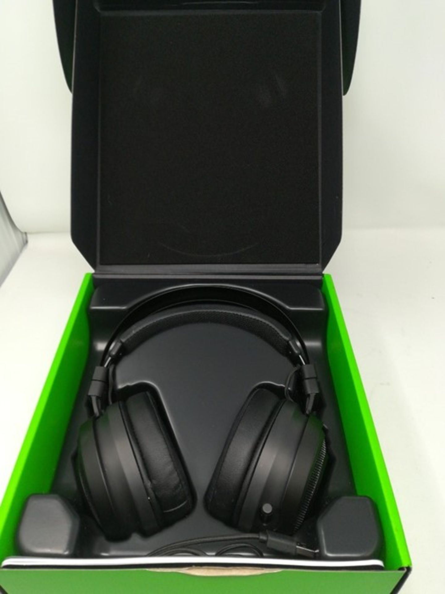 RRP £99.00 Razer Nari - Wireless Gaming Headset (Wireless Headphones, Comfort without Compromise, - Image 2 of 2