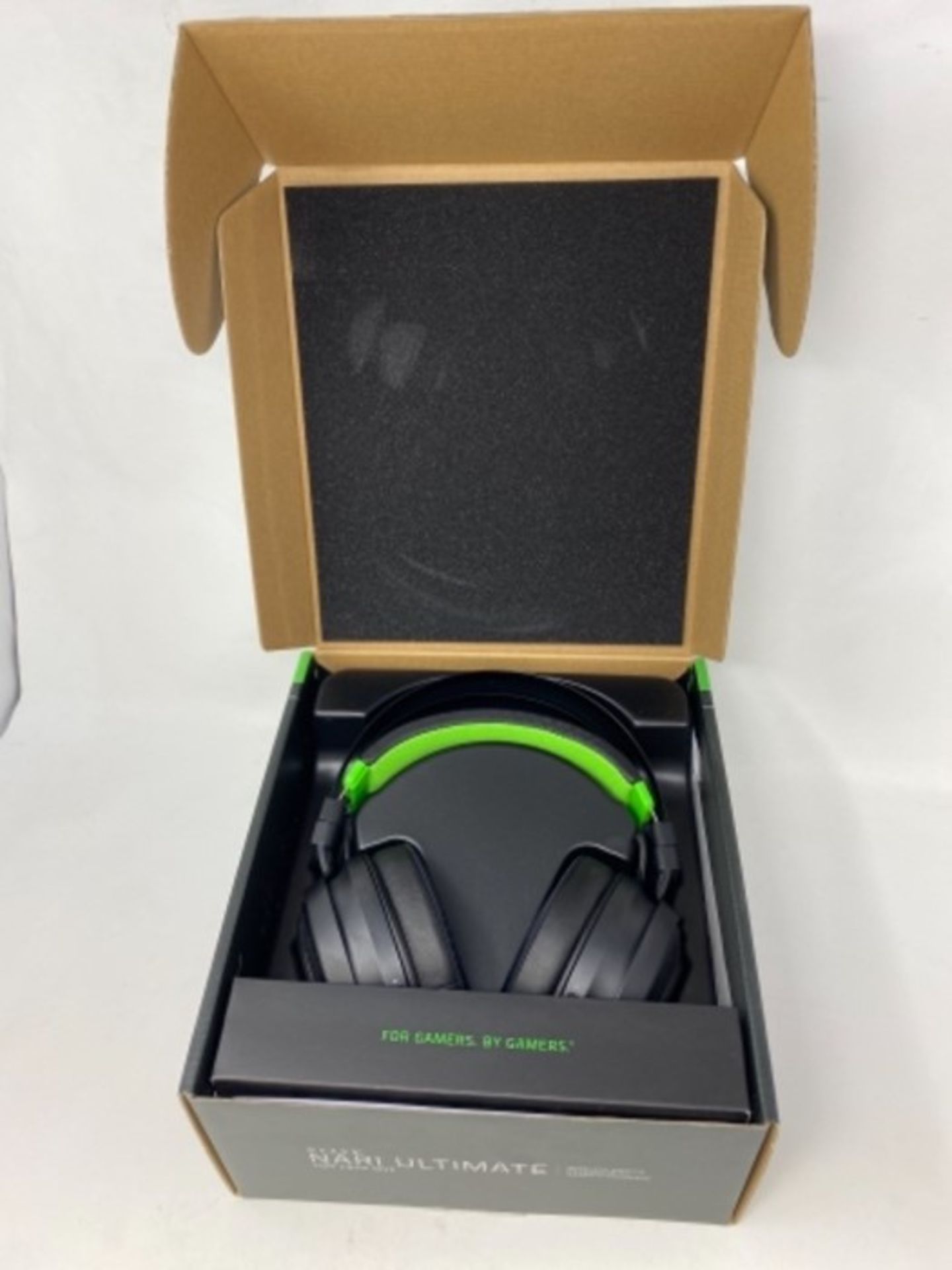 RRP £199.00 Razer Nari Ultimate for Xbox One - Wireless Gaming HyperSense Headphones for Xbox One - Image 2 of 2