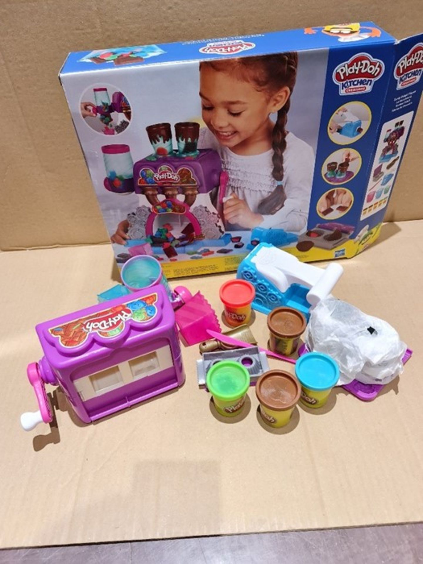 Play-Doh Kitchen Creations Candy Delight Playset for Kids 3 Years and Up with 5 Play-D - Image 2 of 2