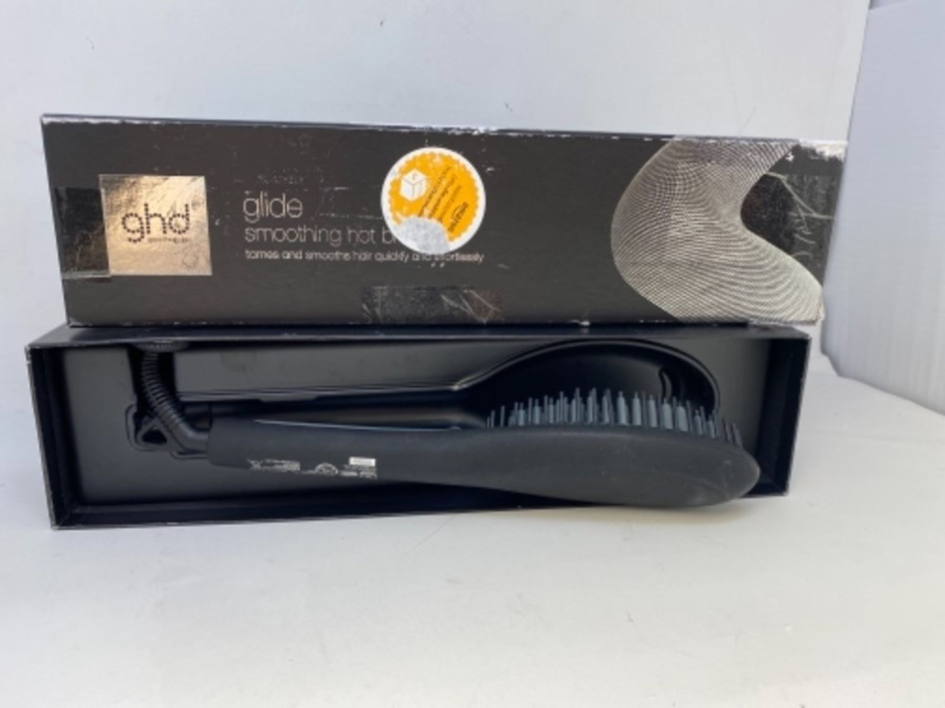 RRP £139.00 ghd Glide Hot Brush - Hot Brushes for Hair Styling (Black) - Image 2 of 2