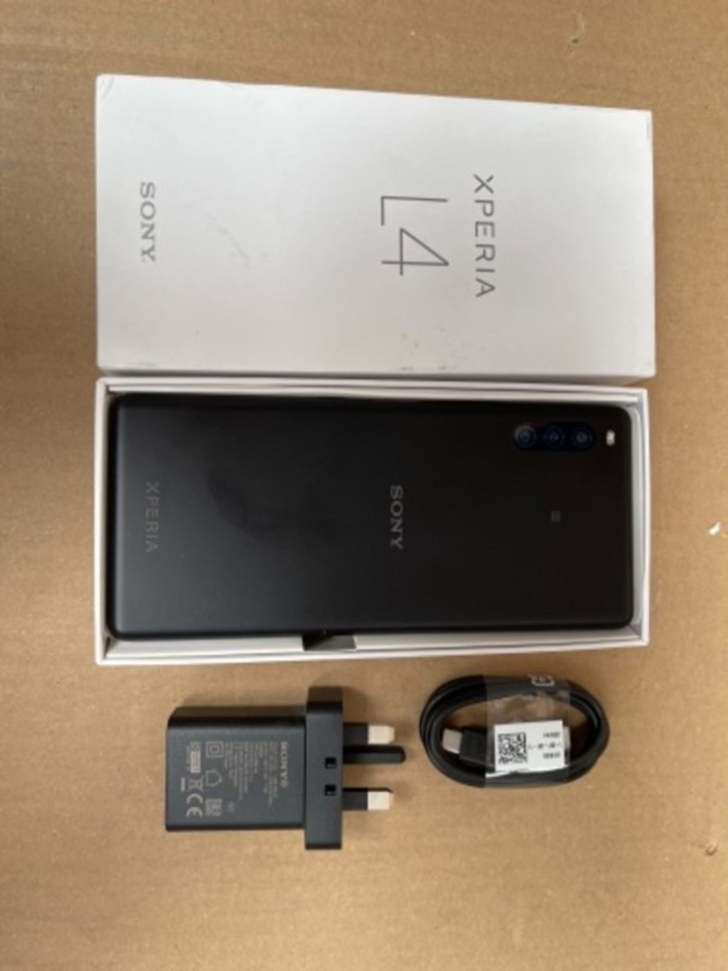 RRP £157.00 Sony Xperia L4 - 6.2" 21:9 Wide display | Triple lens camera (Dual Sim) - Black (Amazo - Image 3 of 3